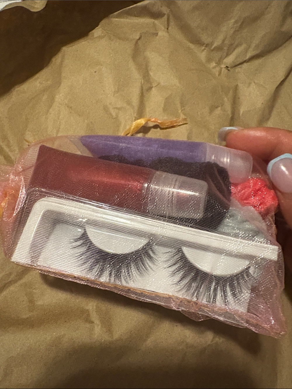 Voluminous False Eyelash Set with Pink Pouch and Accessories